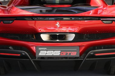 Modena, İtalya, Temmuz 12021 Ferrari 296 GBT spor araba müfrezesi, Motor Vadisi Sergisi