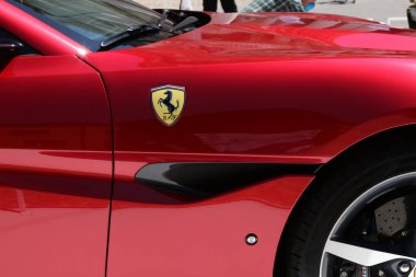 Modena, İtalya, Temmuz 12021 Ferrari Portofino M spor araba müfrezesi, Motor Vadisi Sergisi