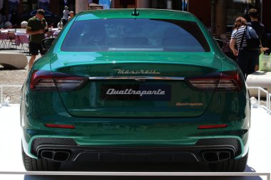 MODENA, İtalya, Temmuz 12021 - Motor Vadisi Festivali sergisi, Maserati Quattroporte arka taraf detayı