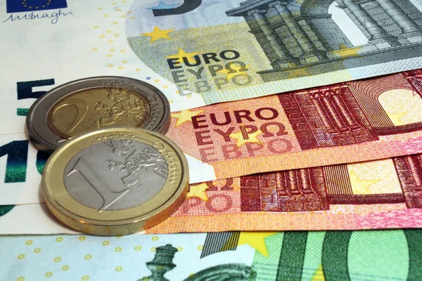 Банкноты и монеты евро 2014 года — стоковое фото