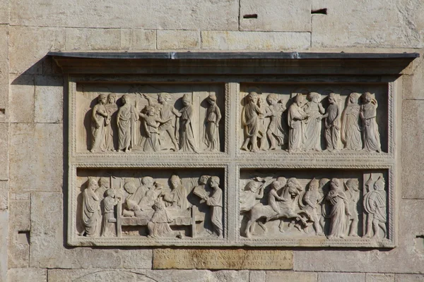 Modena cathedral, balcony — Stock Photo, Image