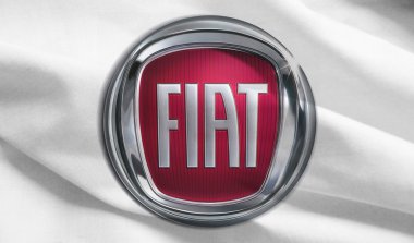 Torino, İtalya - yıl 2016 - Fiat araba logosu beyaz bayrak, sanayi
