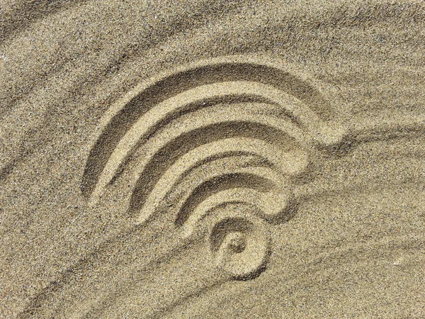 Símbolo wi-fi en la playa — Foto de Stock