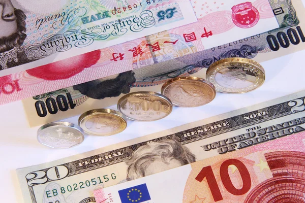 Monedas y billetes, China, Japón, Europa, EE.UU., Reino Unido — Foto de Stock