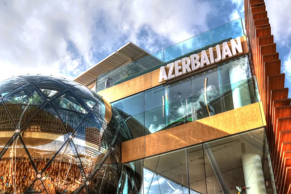 MILÃO, - 19 de setembro de 2015: pavilhão azerbaijan, exposição mundial Expo 2015 . — Fotografia de Stock