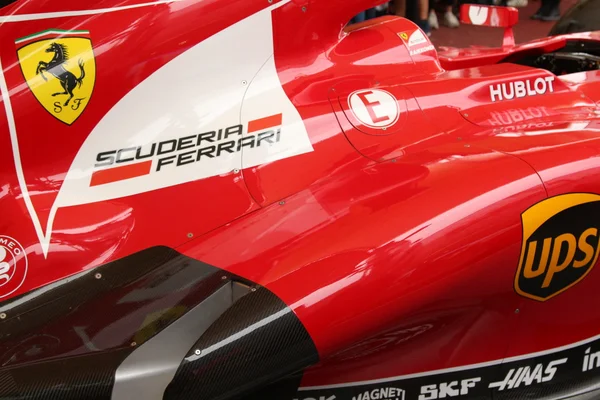 Milano, Italien, 19 September 2015: Ferrari F1 sport bil aerodynamiska detaljer, italienska paviljong, världsutställning Expo 2015. — Stockfoto
