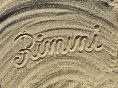 Rimini, kumun üzerinde çizim