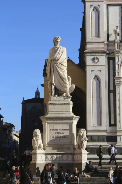 Floransa, İtalya ' da dante alighieri anıt — Stok fotoğraf