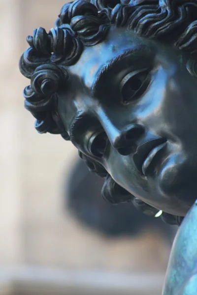 FLORENCE, ITALY - NOVEMBER, 2015: Bronze statue of Perseus by Benvenuto Cellini — Stockfoto
