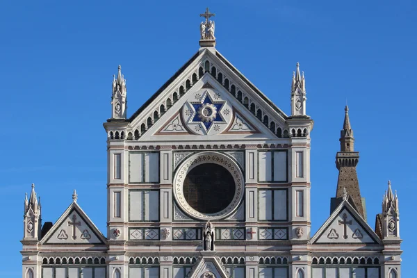 FLORENÇA, ITÁLIA - NOVEMBRO, 2015: Catedral de Santa Croce, patrimônio mundial — Fotografia de Stock