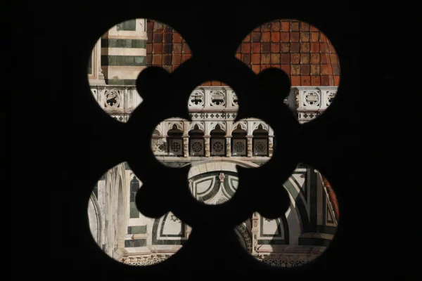 FLORENÇA, ITÁLIA - NOVEMBRO, 2015: Janela da torre de Giotto — Fotografia de Stock