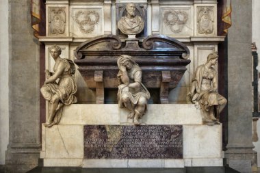 Florence, İtalya - Kasım, 2015: Mezar Michelangelo Buonarroti, Santa Croce Katedrali