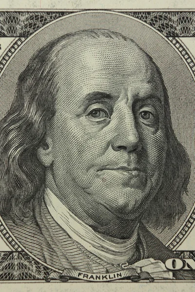 ESTADOS UNIDOS DA AMÉRICA - ABORDAGEM 2004: Benjamin Franklin retrato em 100 Dólares 2004 Notas dos EUA Imagens Royalty-Free