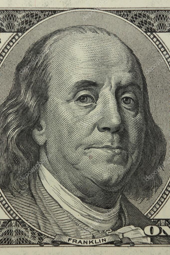 ESTADOS UNIDOS DA AMÉRICA - ABORDAGEM 2004: Benjamin Franklin retrato em  100 Dólares 2004 Notas dos EUA Ilustração por ©frizio #94863576