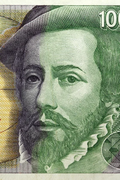 SPAIN - APPROXIMATELY 1992: Hernan Cortes portrait on 1000 Pesetas 1992 Banknote from Spain — Stock Photo, Image