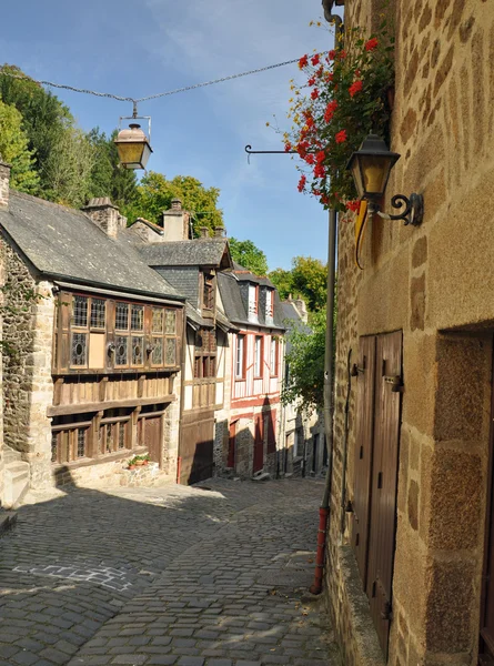 Medeltida street i Dinan — Stockfoto