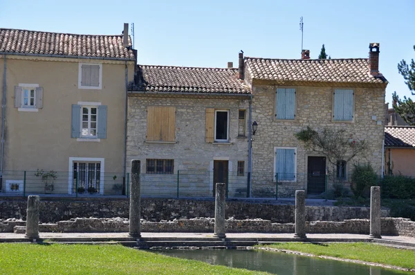 As extensas ruínas romanas em Vaison-La-Romaine, Provence, França — Fotografia de Stock
