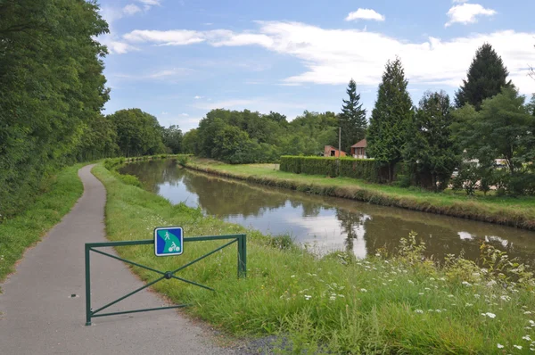 Voies Verte cykla rutten och underteckna i Bourgogne — Stockfoto