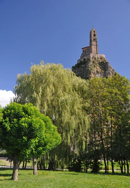 Мон-d'Aiguilhe в Le Puy en Velay — стокове фото