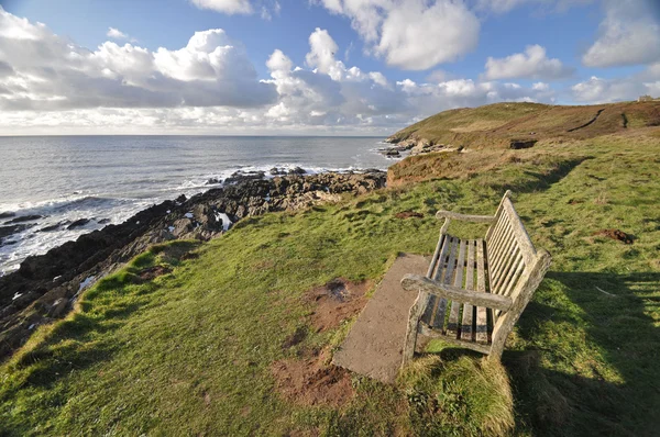 Vista del sentiero costiero sud-occidentale fino a Baggy Point — Foto Stock