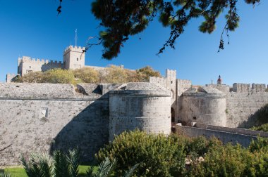 Kuru hendek ve Saint Georges kapısı Rodos şehir