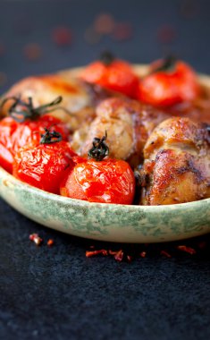 Tavuk budu ve domates..