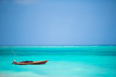 Deniz Zanzibar Adası ahşap balıkçı teknesi