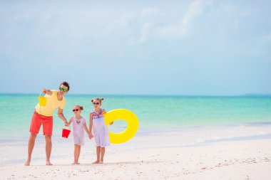 Genç aile beach tatil