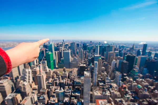 Prachtige skyline van New York City met stedelijke wolkenkrabbers vroeg in de ochtend — Stockfoto