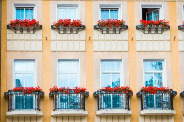 Karlovy Vary'da bir binanın dış cephe