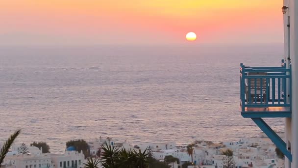 Hermosa puesta de sol colorida de la increíble ciudad griega Mykonos — Vídeos de Stock