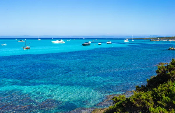 Beautiful view of the turquoise clear sea on Sardinia — Stock Photo, Image