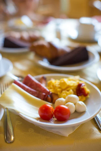 Healthy breakfast on the table close up in restaraunt resort — Stock Photo, Image