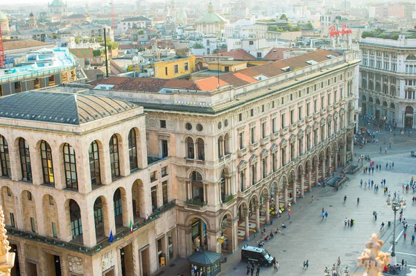 Mooi uitzicht vanaf het dak van de duomo kathedraal, Milaan, Italië — Stockfoto