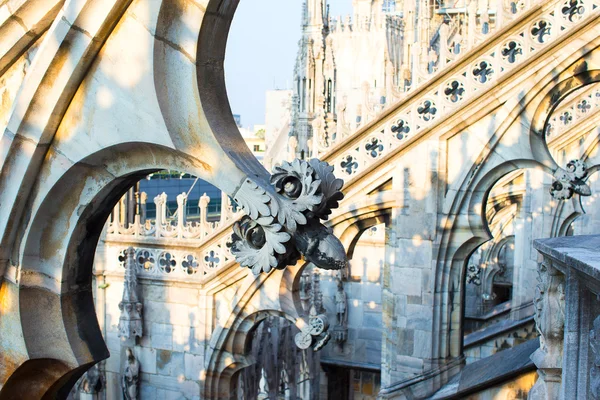 Tetőtéri, a duomo katedrális, Milánó, Olaszország — Stock Fotó