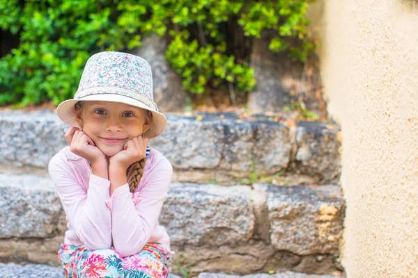 Adorable little girl have fun — Stock Photo, Image