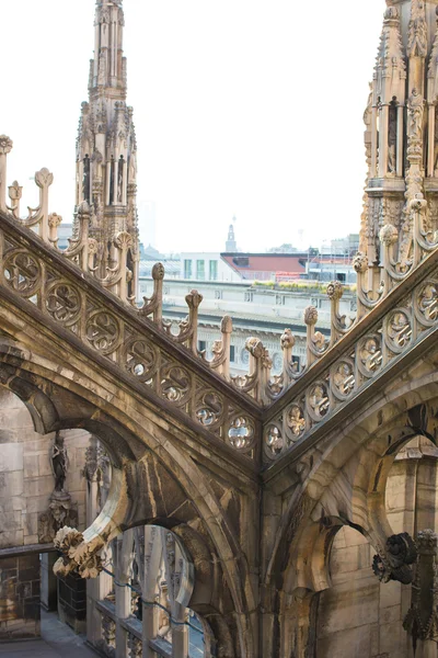 Telhado da Catedral de Duomo, Milão, Itália — Fotografia de Stock