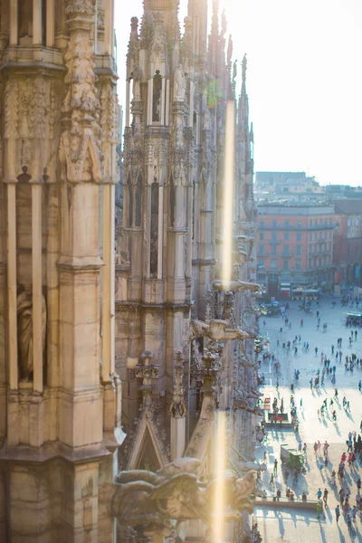 Na dachu katedry Katedra, Mediolan, Włochy — Zdjęcie stockowe