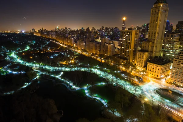 Vista aérea del Parque Central de Nueva York en la noche oscura — Foto de Stock