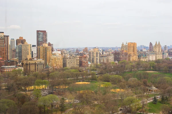 Vista di Central Park dalla finestra dell'hotel, Manhattan, New York — Foto Stock