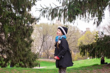 new york City central Park'ta sevimli küçük kız