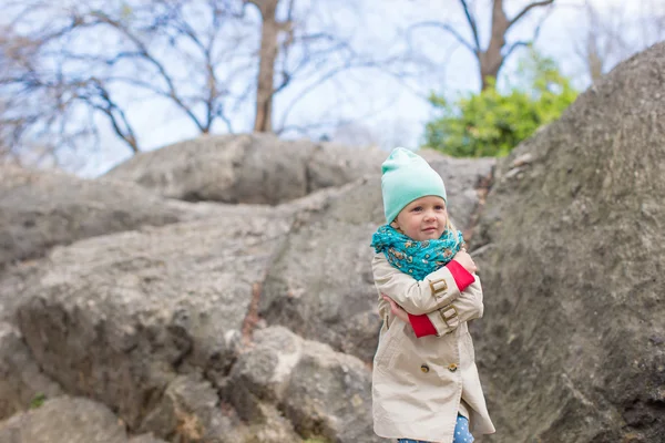 Adorable little girl in Central Park at New York City — Stock Photo, Image