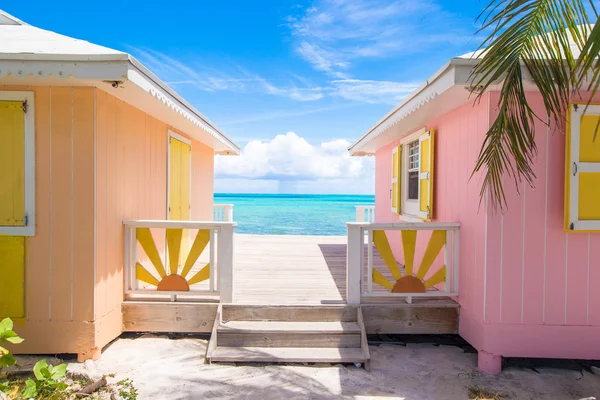 Bright colored houses on an exotic Caribbean island — Stock Photo, Image