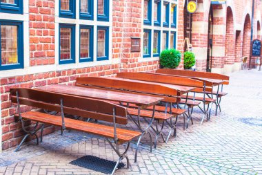 Noel zamanı Avrupa kenti açık kafe