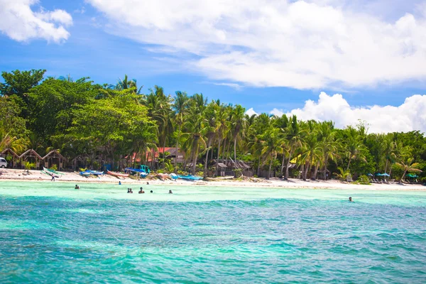 Tropical île parfaite Puntod aux Philippines — Photo