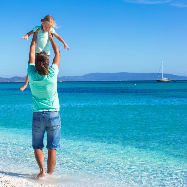 Père et petite fille profiter des vacances d'été — Photo