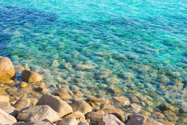 Turkuaz su ile mükemmel lagoon