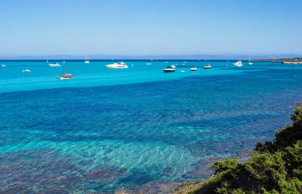 Beautiful view of the turquoise clear sea on Sardinia — Stock Photo, Image