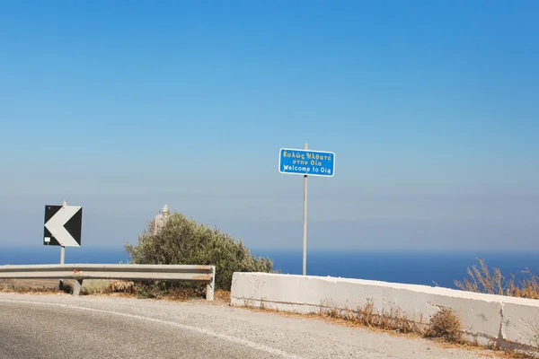 Pointer to the town Oia on Santorini, Greece — Stock Photo, Image