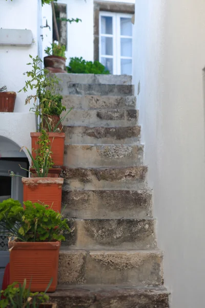 Oude trap en traditionele architectuur op eiland santorini in fira, Griekenland — Stockfoto